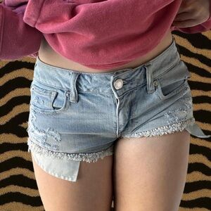 American Eagle Low Rise “Shortie” Mini Denim Shorts – Waist 28”